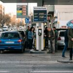 Von der Leyen contrapone las ayudas focalizadas a la rebaja general de carburantes